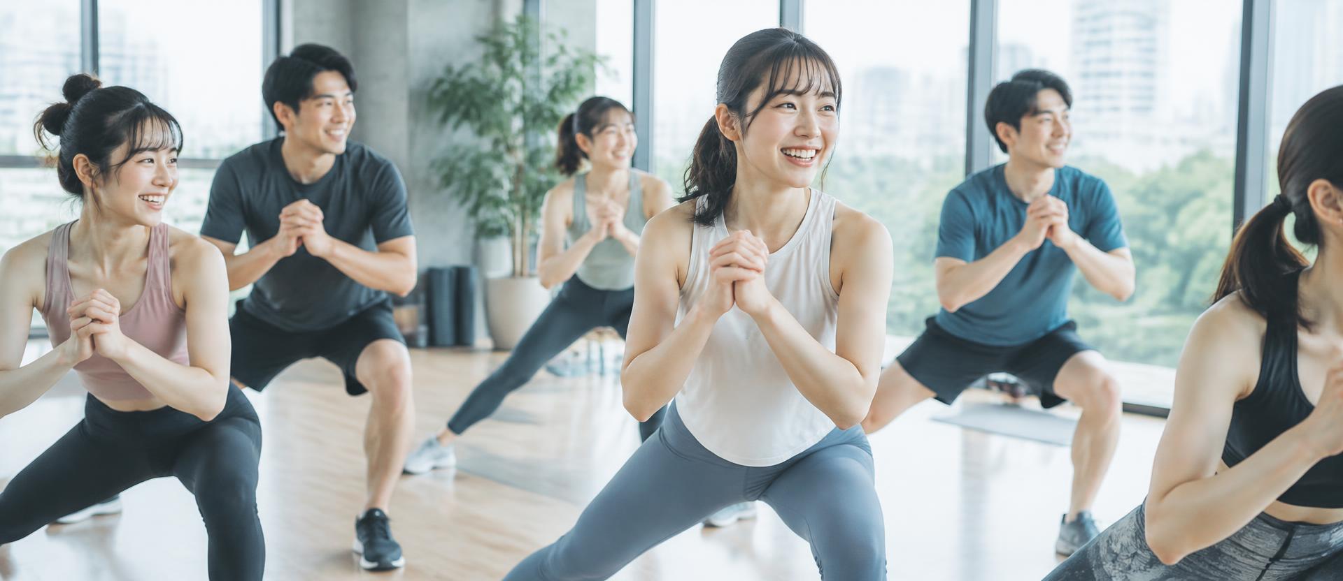 20代の仲間と楽しく運動する様子